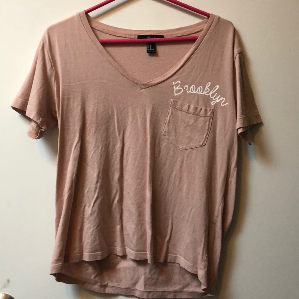 Blush pink v-neck tee with pocket